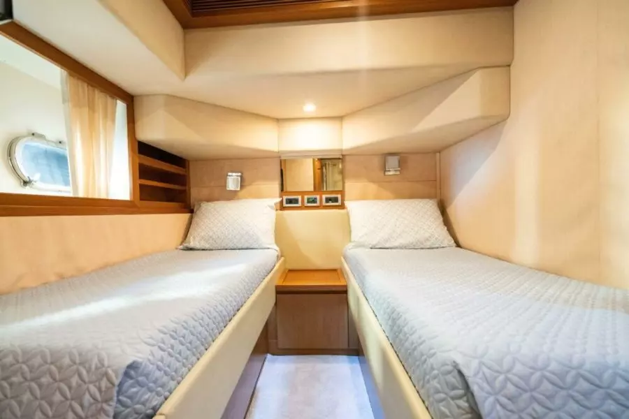 2007 Ferretti Yachts 780