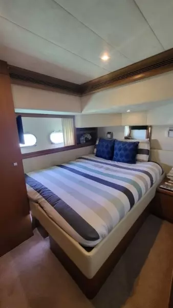 2007 Ferretti Yachts 780