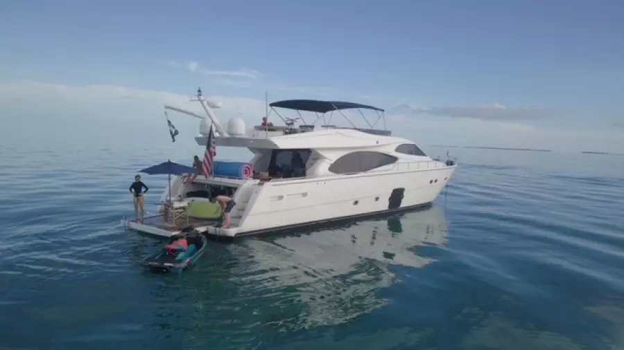 2007 Ferretti Yachts 780