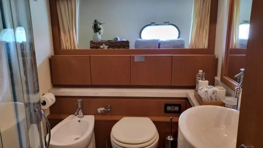 2007 Ferretti Yachts 780