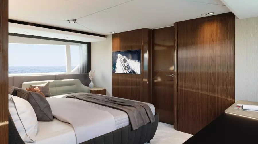 2022 Fairline Squadron 68