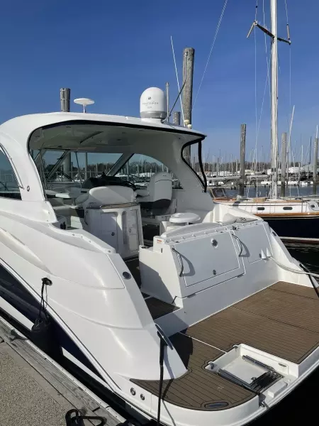 2008 Cruisers Yachts 390 Sport Coupe
