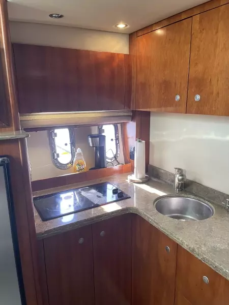 2008 Cruisers Yachts 390 Sport Coupe