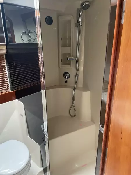 2008 Cruisers Yachts 390 Sport Coupe