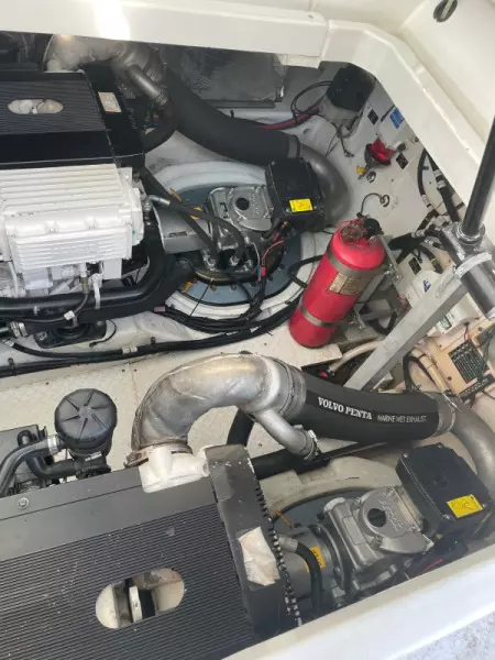 2008 Cruisers Yachts 390 Sport Coupe