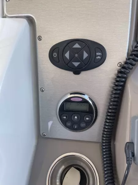 2008 Cruisers Yachts 390 Sport Coupe