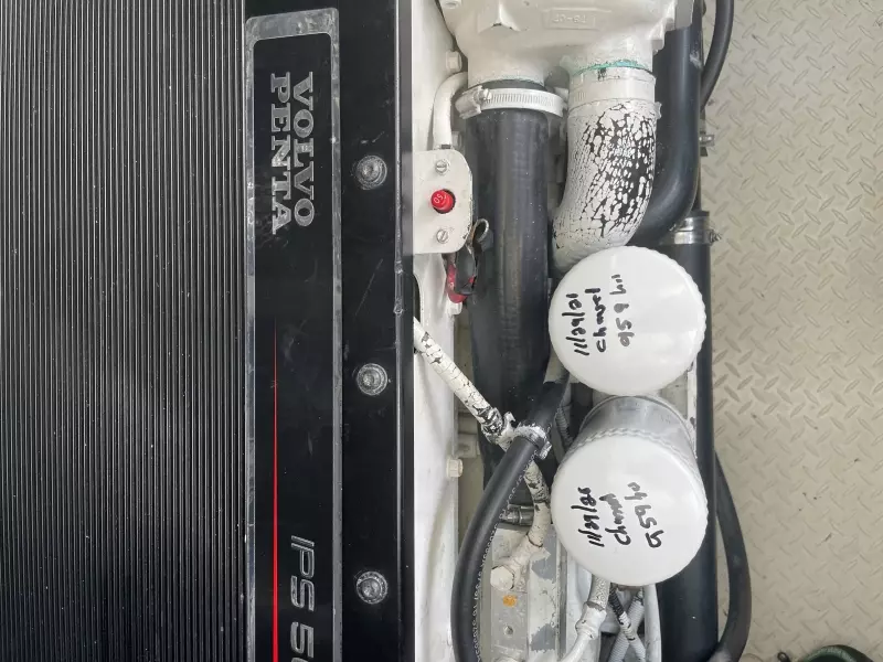 2008 Cruisers Yachts 390 Sport Coupe