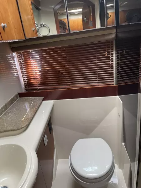 2008 Cruisers Yachts 390 Sport Coupe