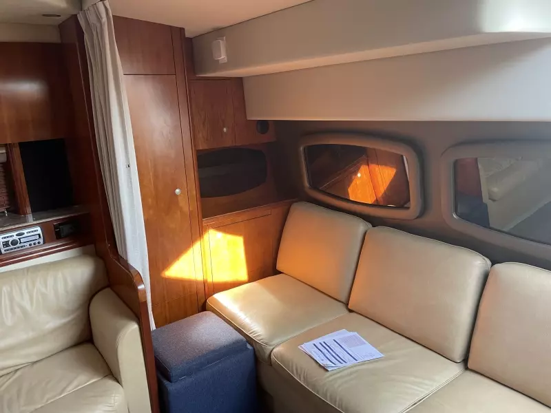 2008 Cruisers Yachts 390 Sport Coupe