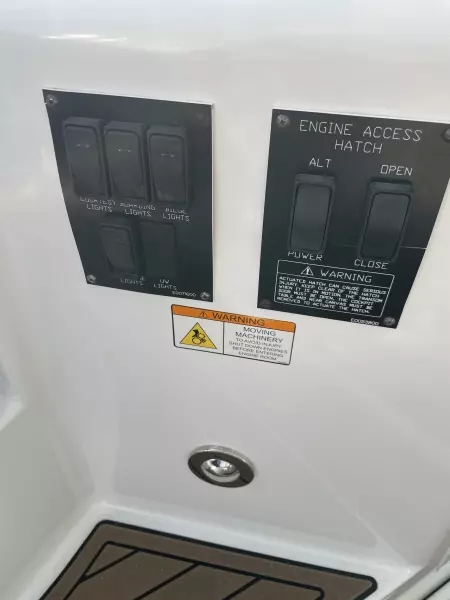 2008 Cruisers Yachts 390 Sport Coupe