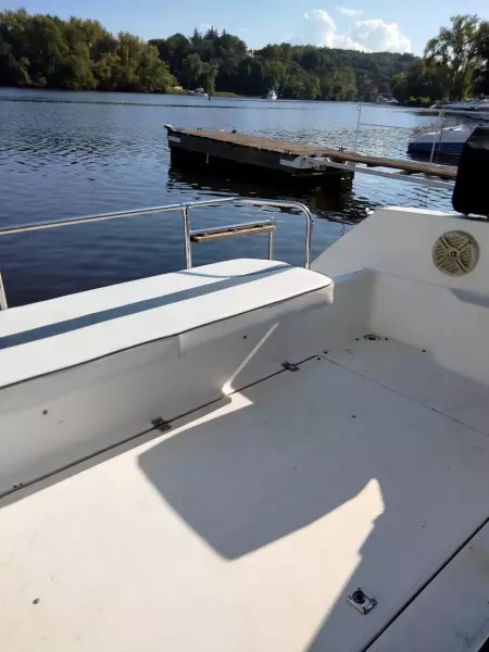 1991 Bayliner 3058