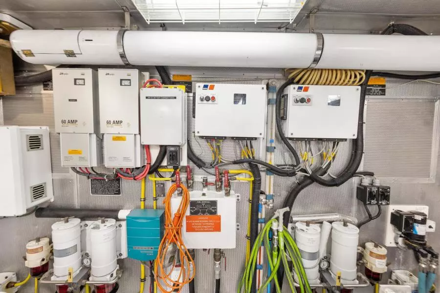 2006 Jefferson Starship Pilothouse