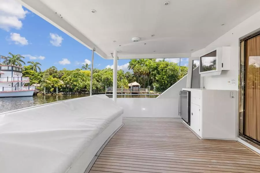 2006 Jefferson Starship Pilothouse