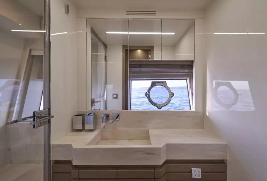 2022 Astondoa 52 Flybridge