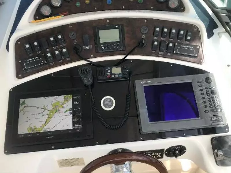 2000 Riviera 4000 Offshore