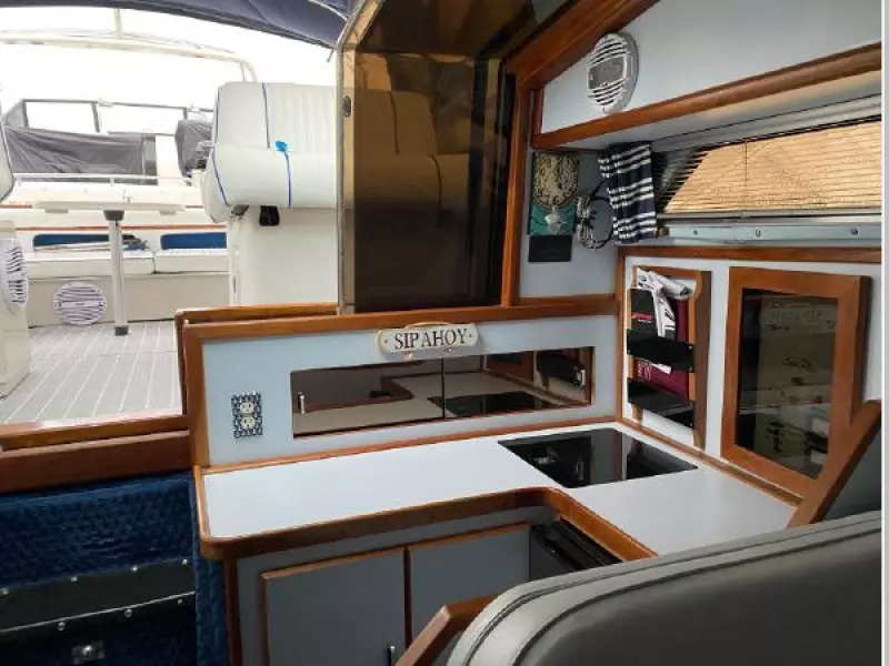 1988 Sea Ray 340 Express Cruiser