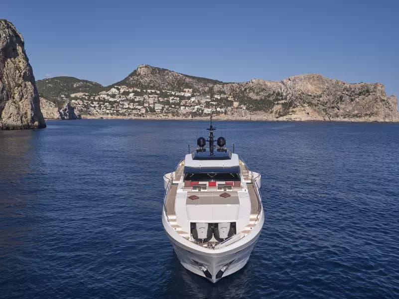 2022 Astondoa 110 Century