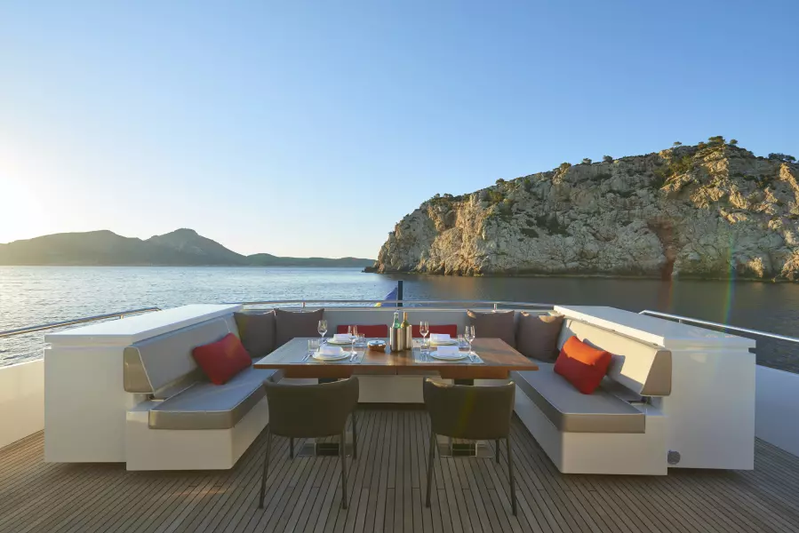 2022 Astondoa 110 Century