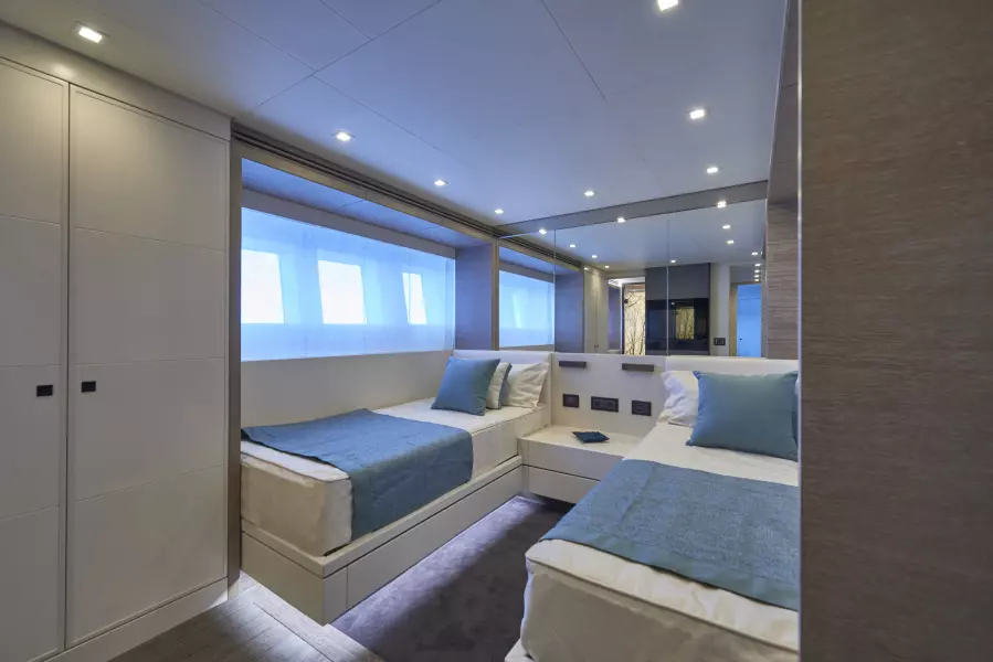 2022 Astondoa 110 Century