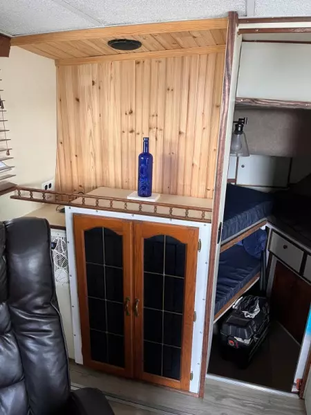 18 Under The Wire 1979 Chris Craft Catalina Liquor Cabinet 