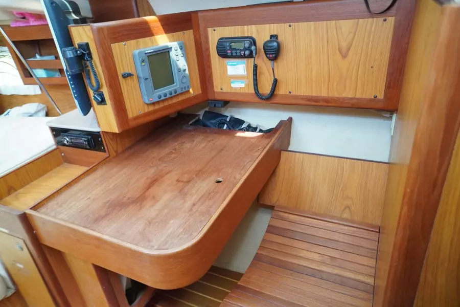 2000 Hunter Passage 420