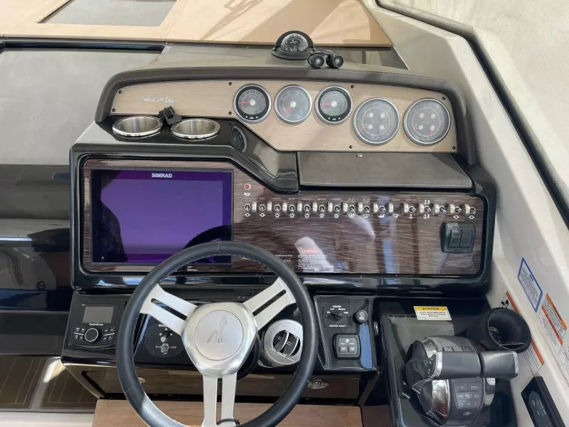 2018 35 Sea Ray Sundancer 350 Kickin Tides Helm