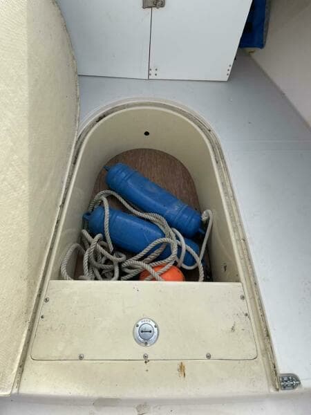 1989 Rybo Runner 31 Center Console