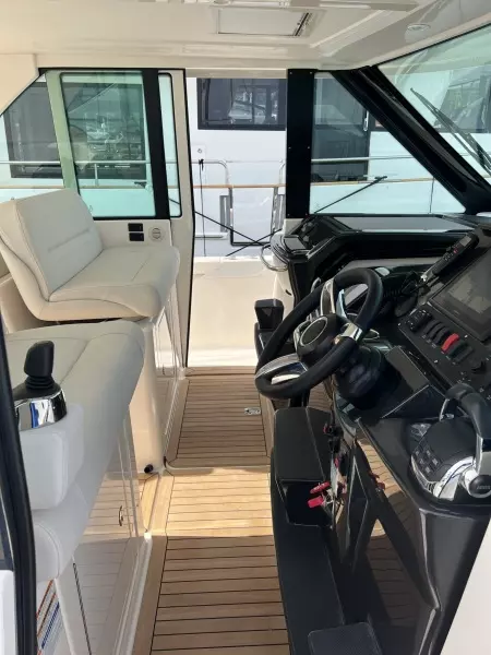 2016 Tiara 44 Express Coupe 