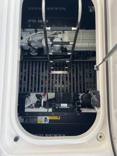 2016 Tiara 44 Express Coupe 