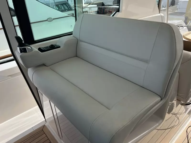 2016 Tiara 44 Express Coupe 