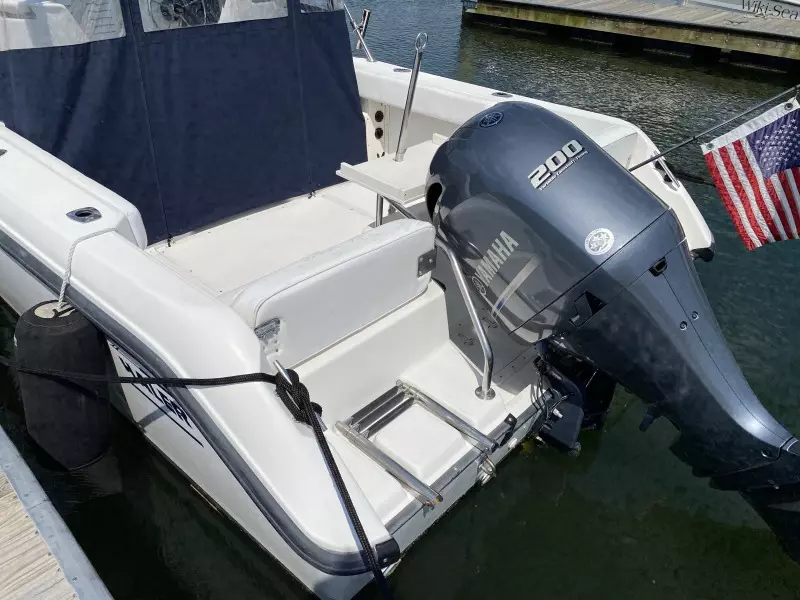 1998 Boston Whaler Conquest