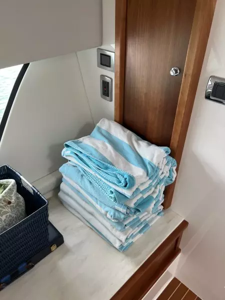 2019 Intrepid 475 Sport Yacht