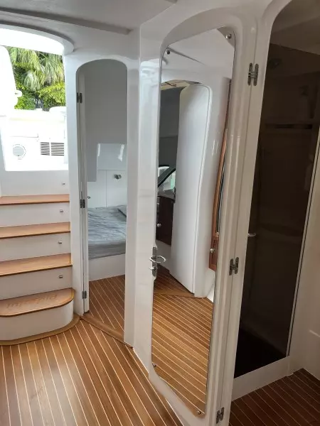 2019 Intrepid 475 Sport Yacht