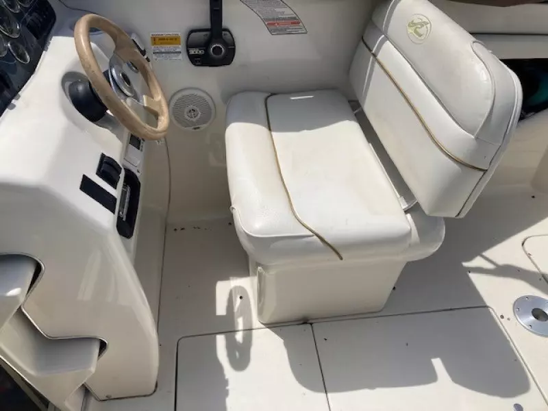 1999 Sea Ray 215 Express