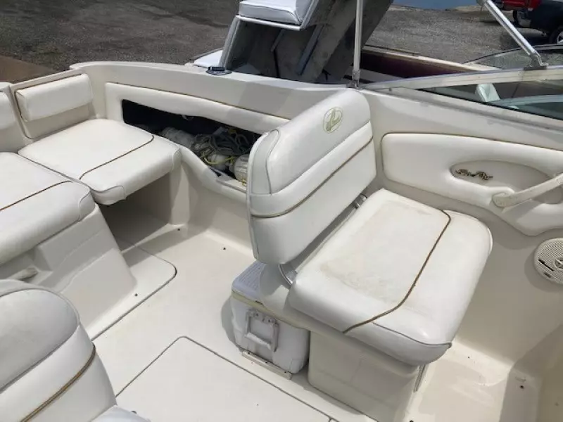 1999 Sea Ray 215 Express