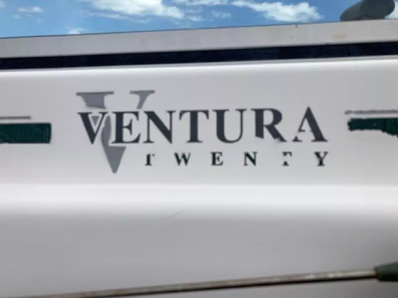 1998 Boston Whaler Ventura