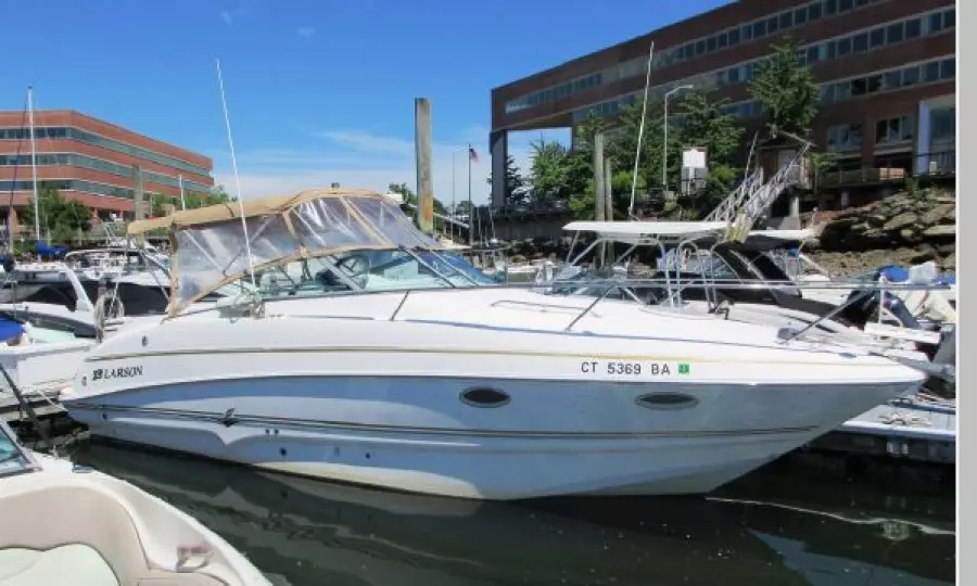 2005 Larson Cabrio 274 Express