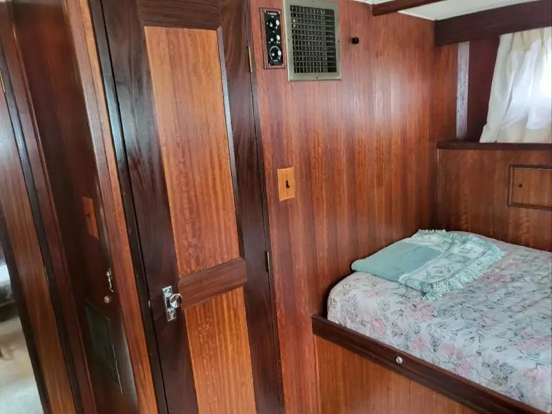 1973 Hatteras 48 Yacht Fish