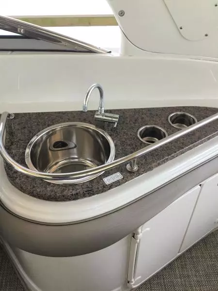 2019 Crownline E275XS