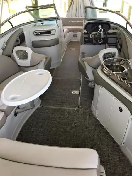2019 Crownline E275XS