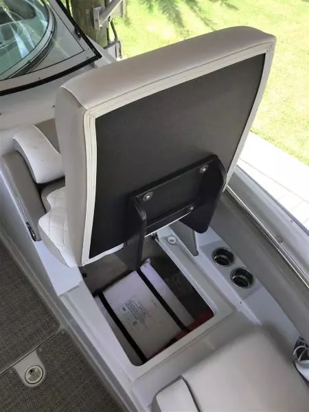 2019 Crownline E275XS