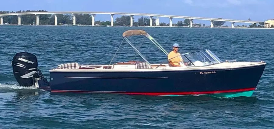 2016 Vanquish 26 Runabout