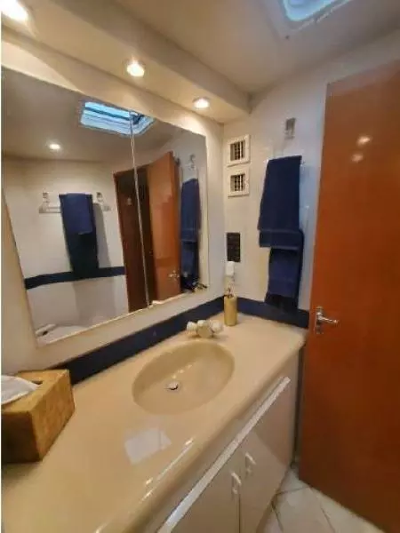 1998 Viking 60 Sport Motor Yacht