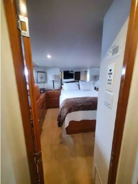 1998 Viking 60 Sport Motor Yacht