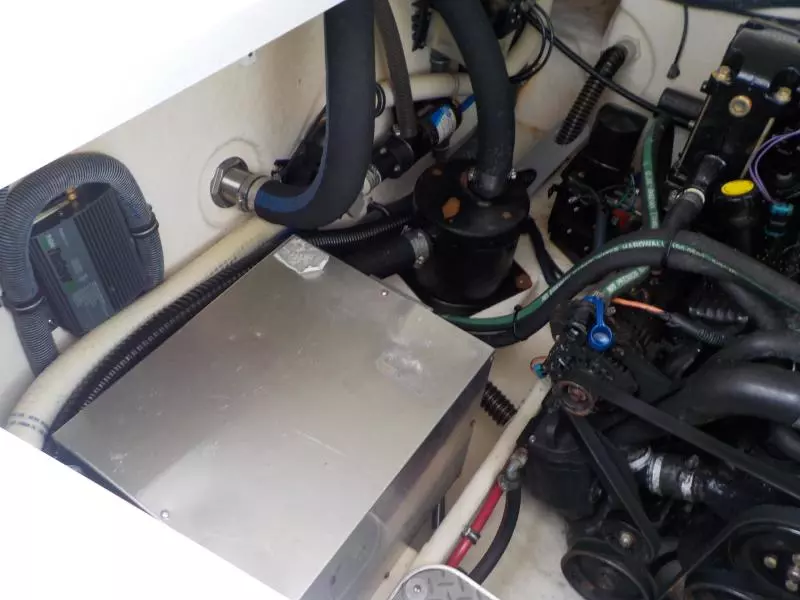 2006 Formula 33 - C's The Day - Engines