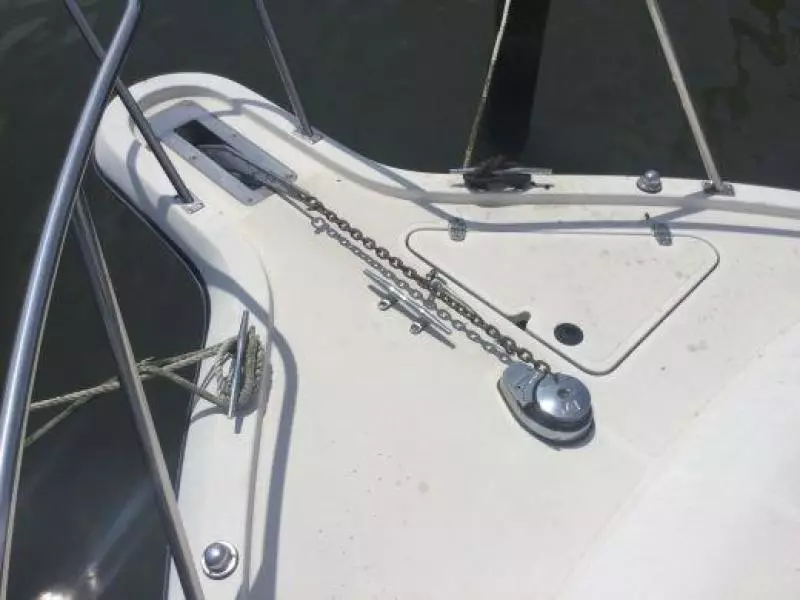 30' Pursuit anchor windlass