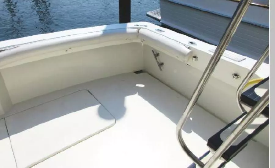 1990 Hatteras 38 Convertible