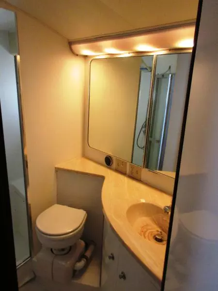 1990 Hatteras 38 Convertible