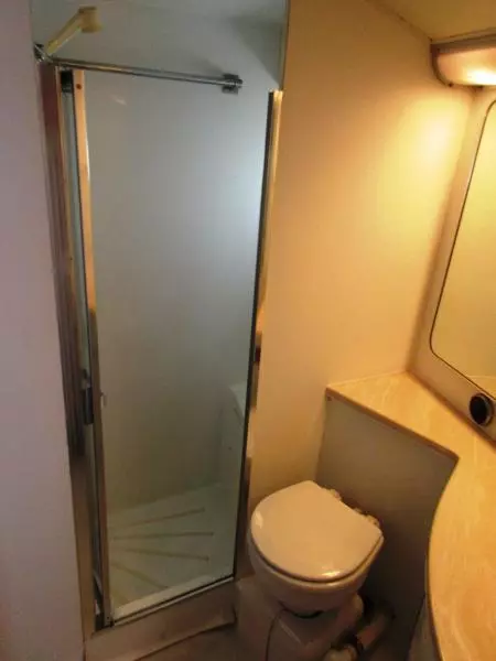 1990 Hatteras 38 Convertible