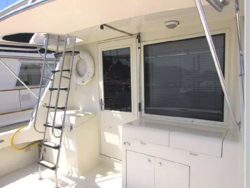 1990 Hatteras 38 Convertible